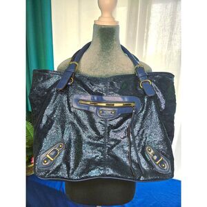 Vibrant Navy Shimmer Handbag with Gold Hardware & Front Zip Pocket